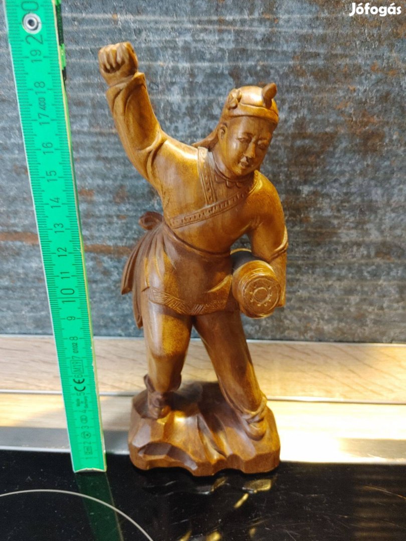 Mongol harcos fa figura