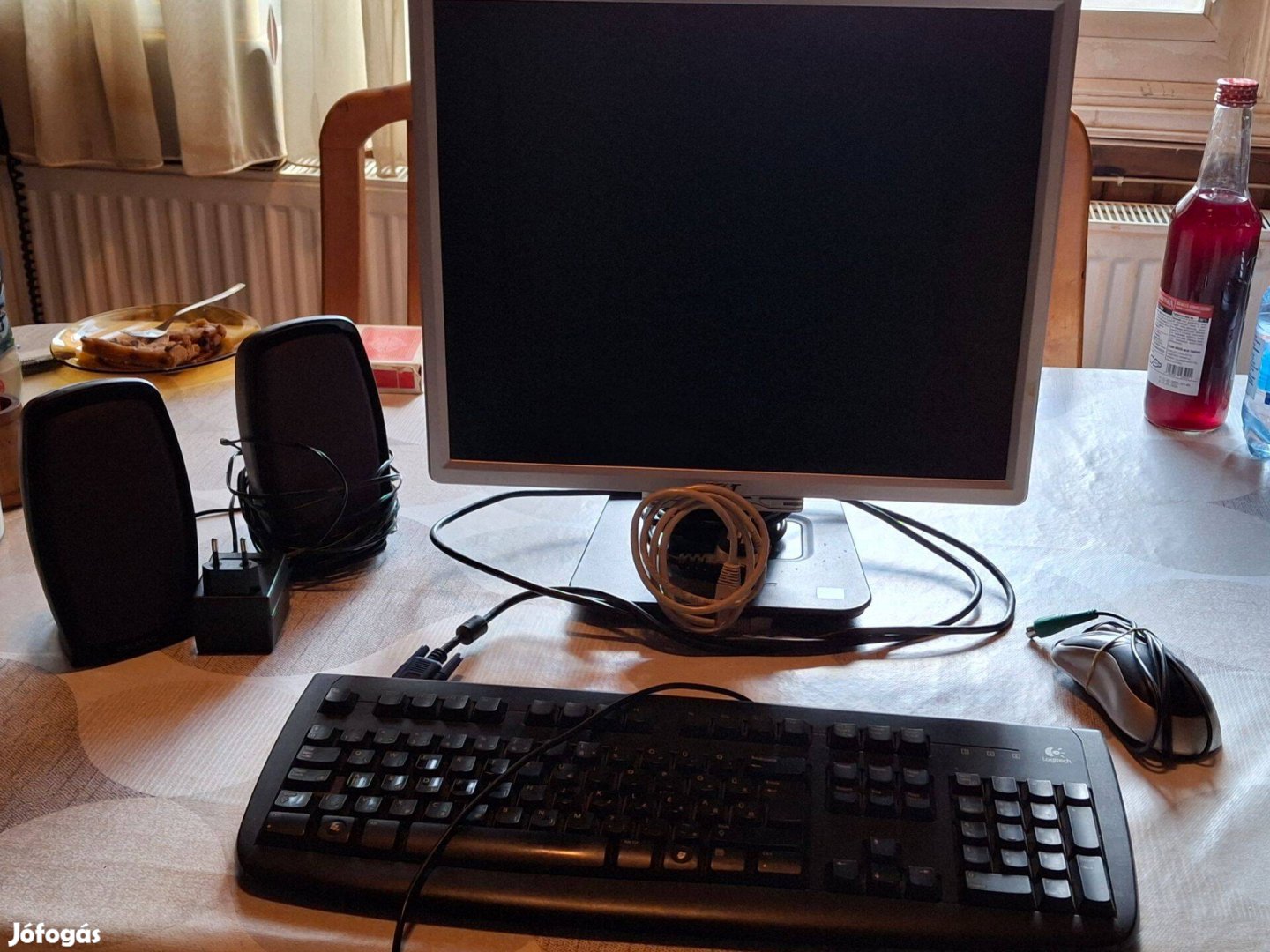 Monitor, billentyűzet, vezetékes egér, hangszóró együtt eladó