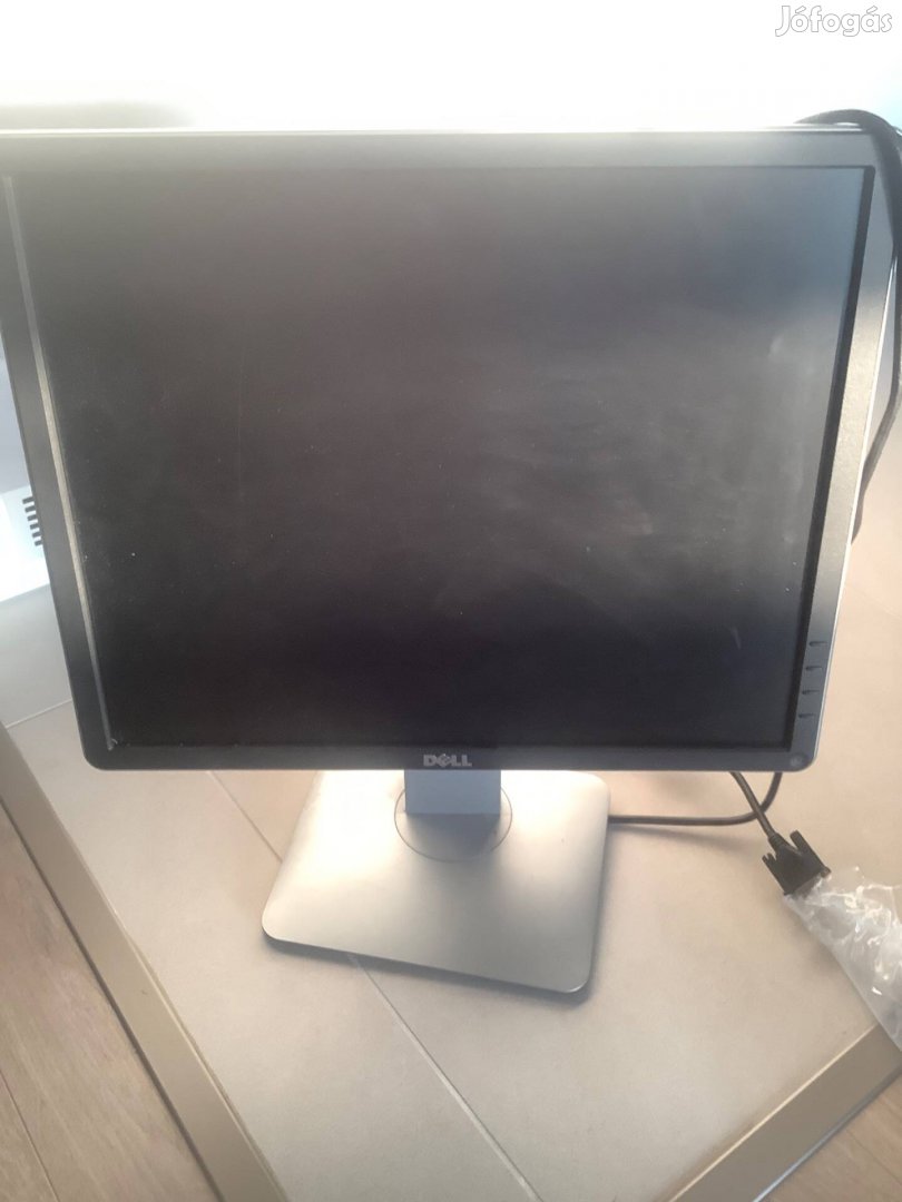 Monitor ujszeru 51 cm