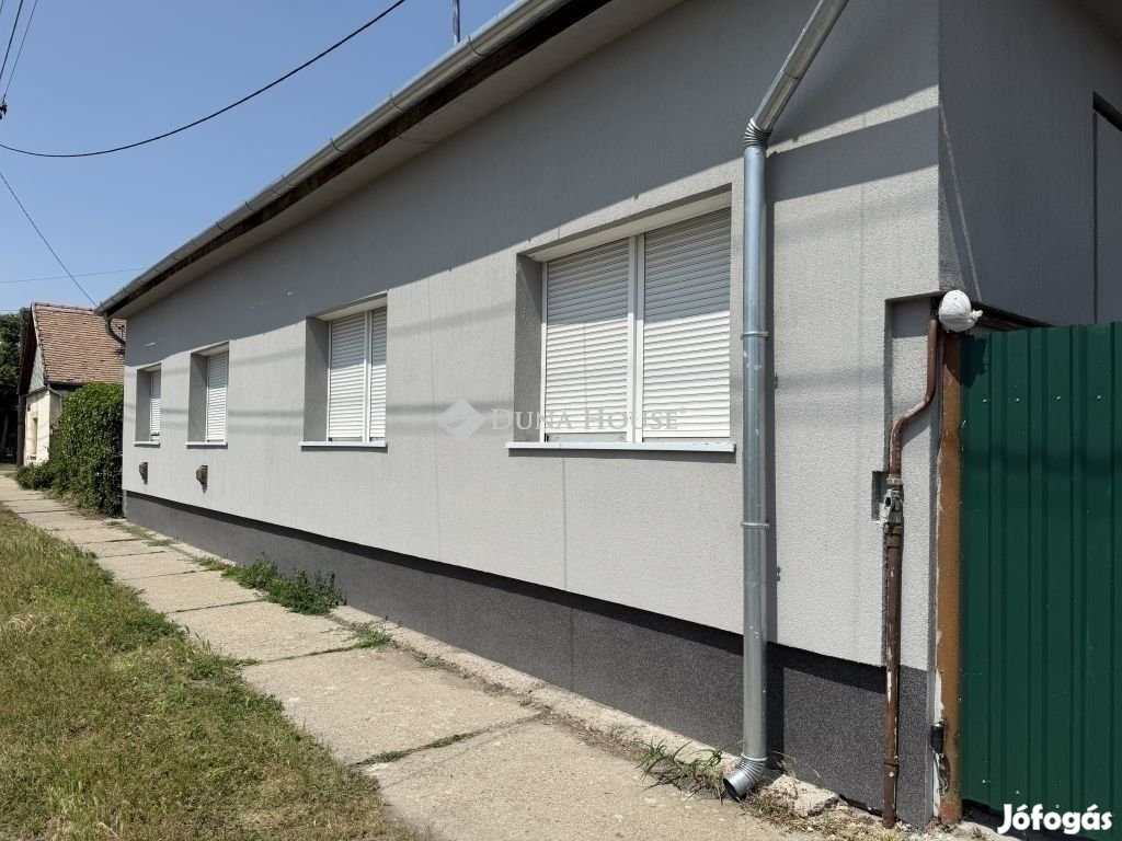 Monori 137 nm-es lakás eladó