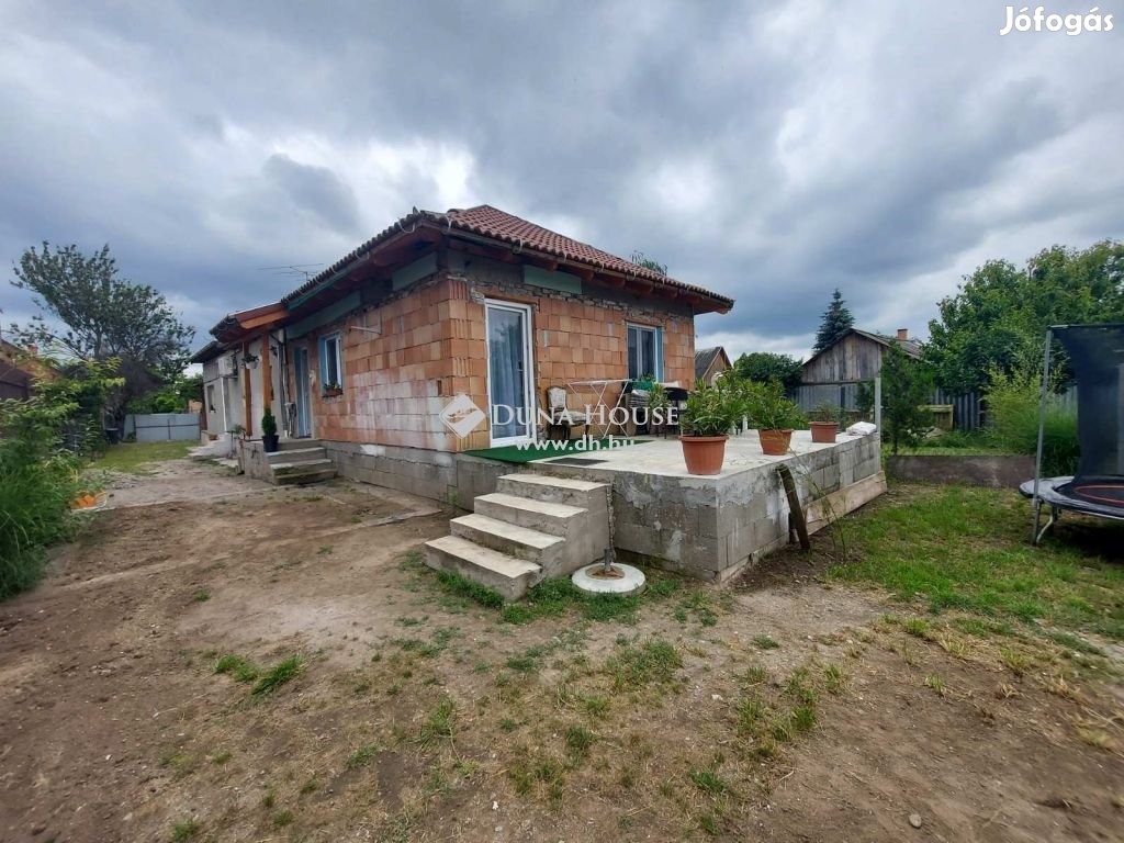 Monori eladó 151 nm-es ház