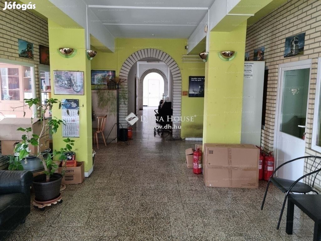 Monori eladó 2748 nm-es műhely