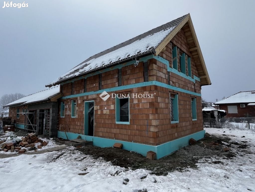 Monori eladó 94 nm-es ház