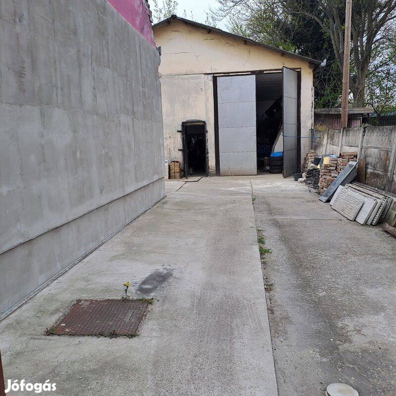 Monoron, állomás közelében, 200 m2-es raktár, telek nélkül