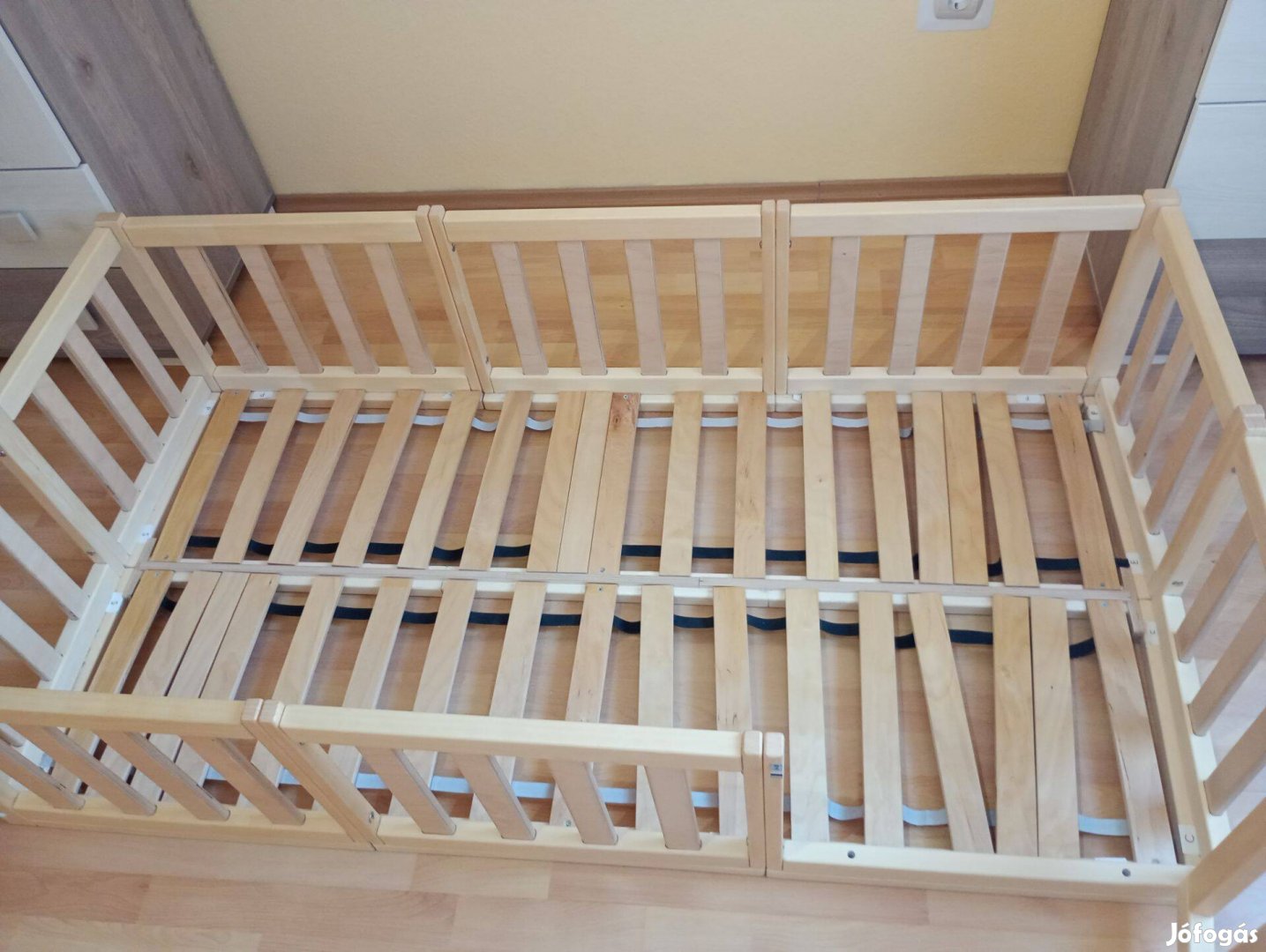 Montessori jellegű padló gyermekágy