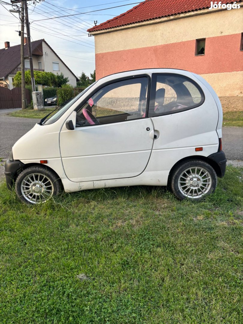 Moped Autó Eladó