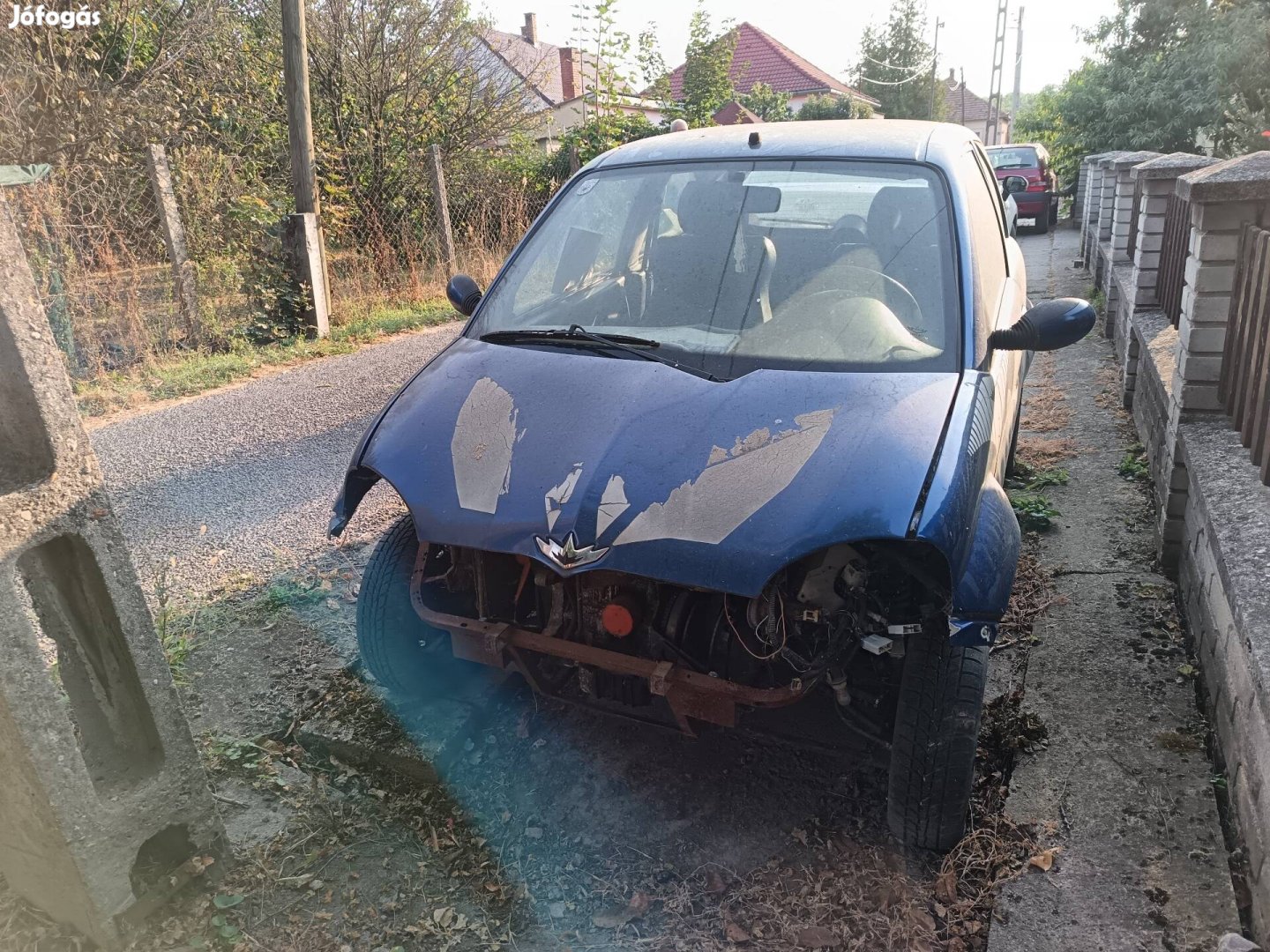 Moped autó , üzemképes motorral.