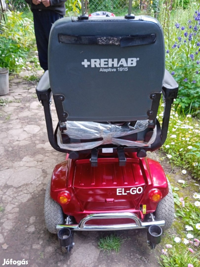 Moped megkímélt állapotban