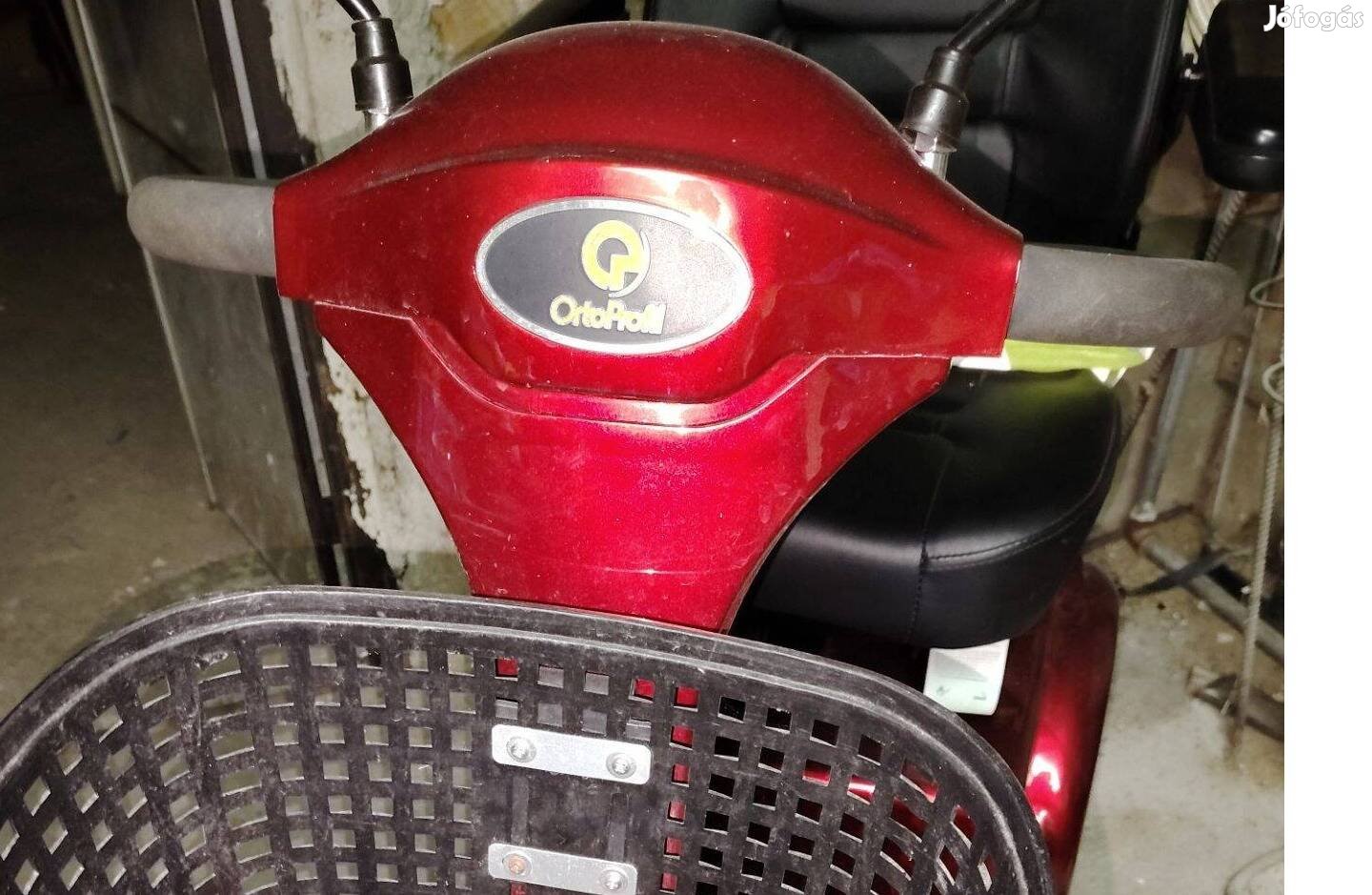 Moped piros, megkímélt állapitban eladó