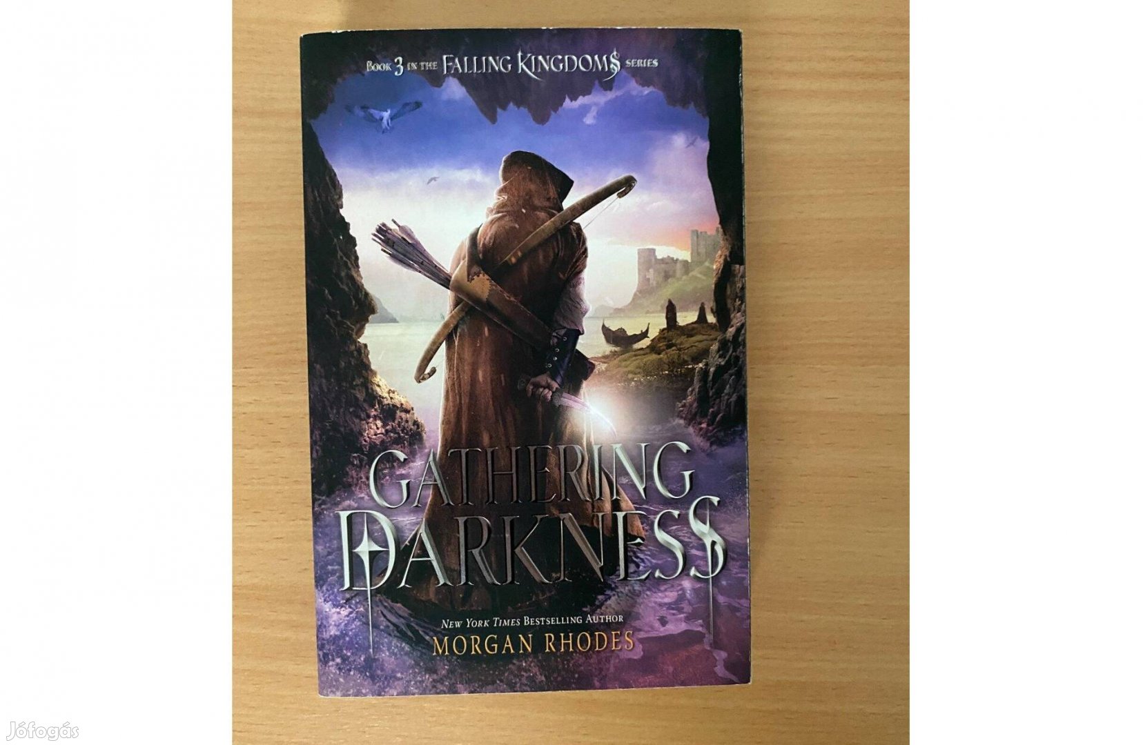Morgan Rhodes: Gathering Darkness című, angol nyelvű könyv