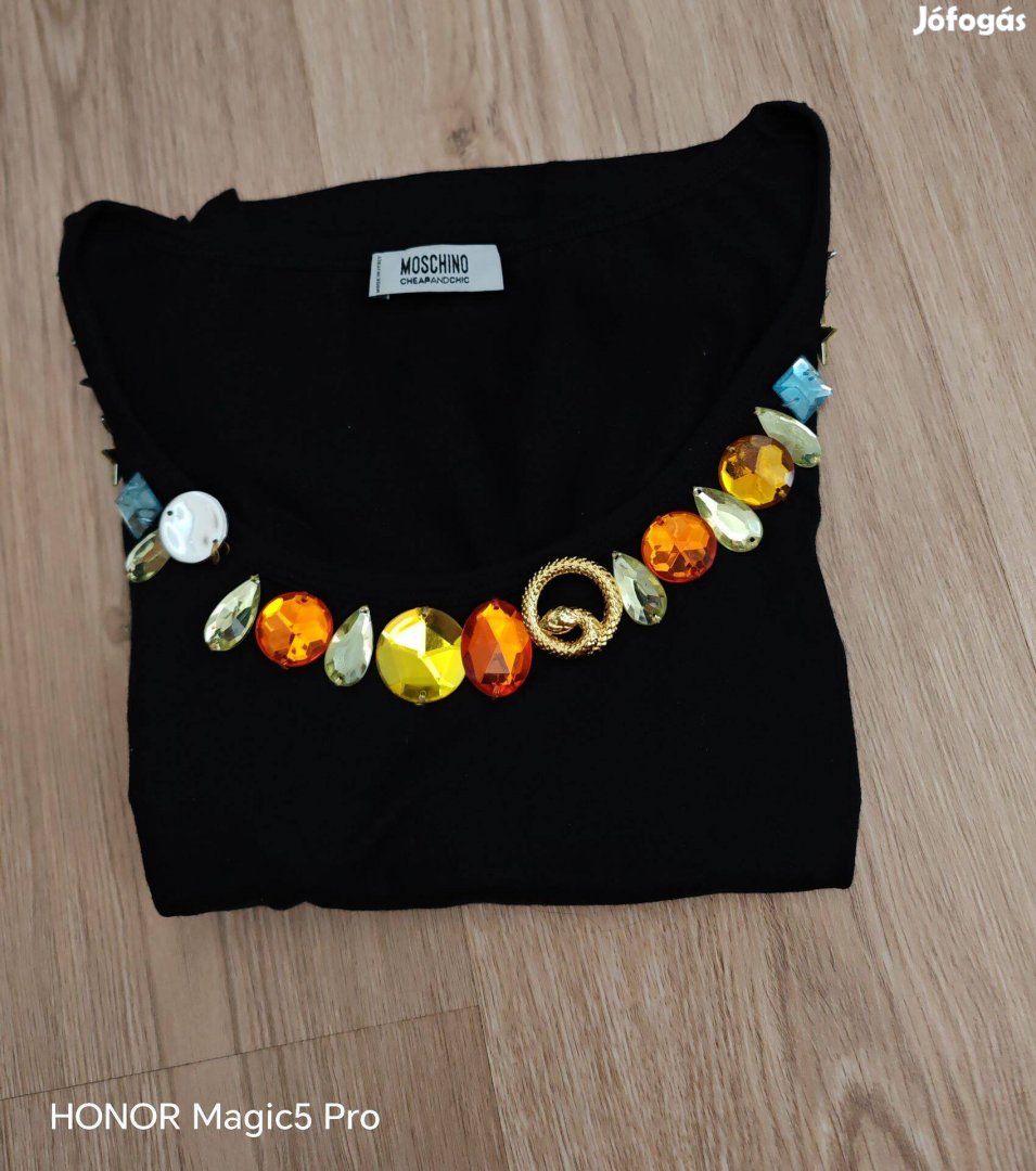 Moschino ékszerköves designer női felső