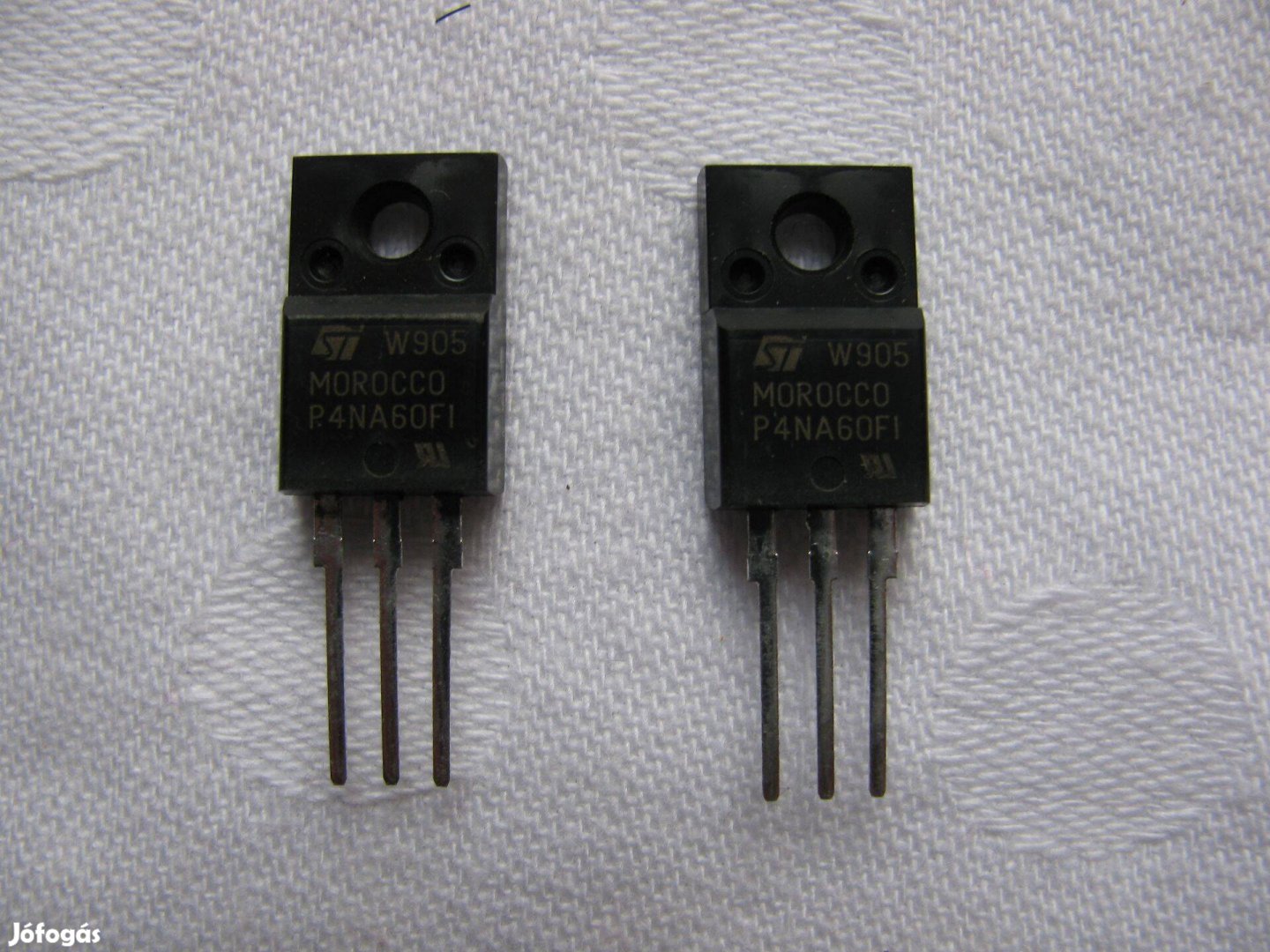 Mosfet tranzisztor P4NA60FI