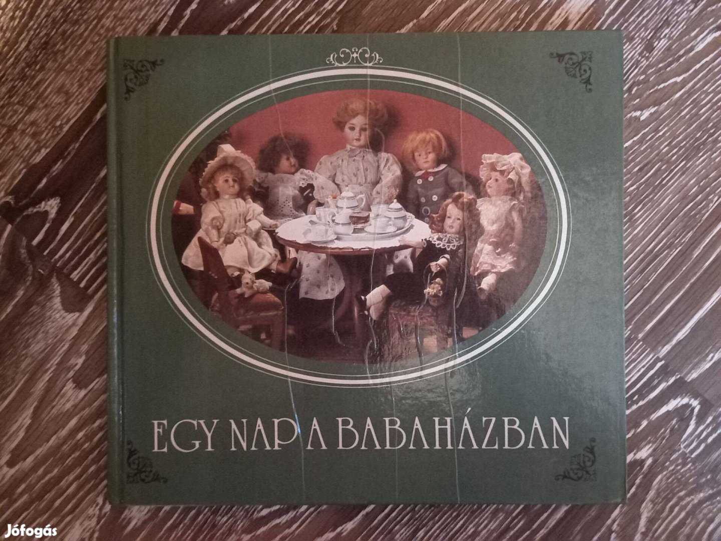 Moskovszky Éva: Egy nap a babaházban könyv