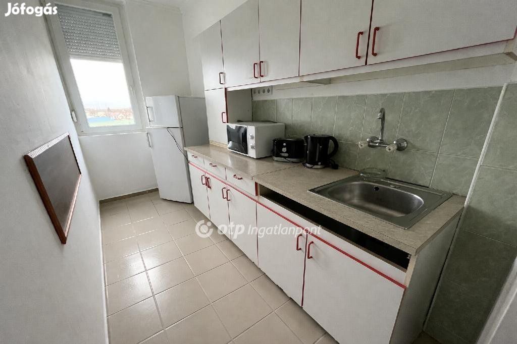 Mosonmagyaróvári 42 nm-es lakás eladó