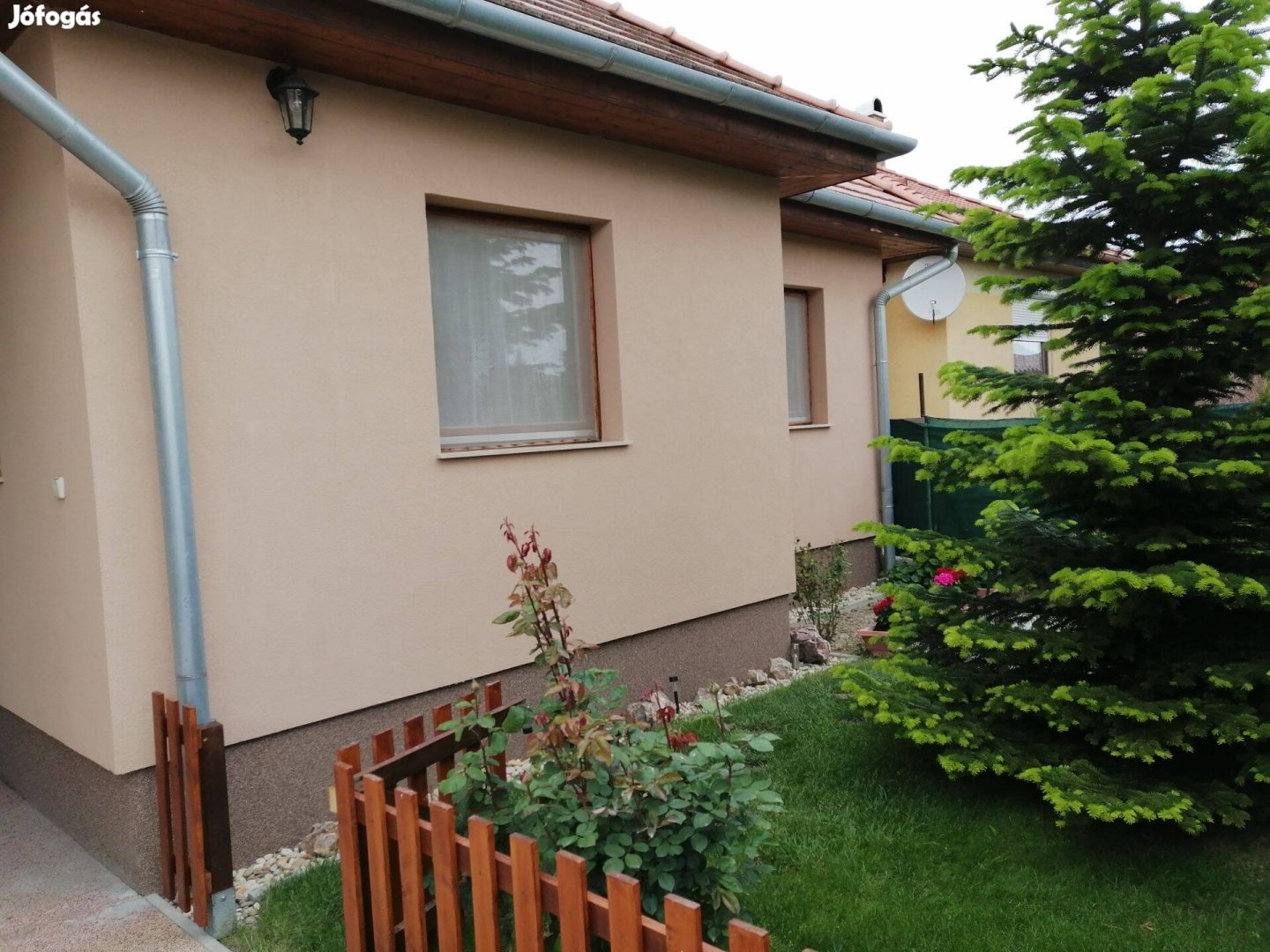 Mosonmagyaróváron a Duna lakóparkban családi ház