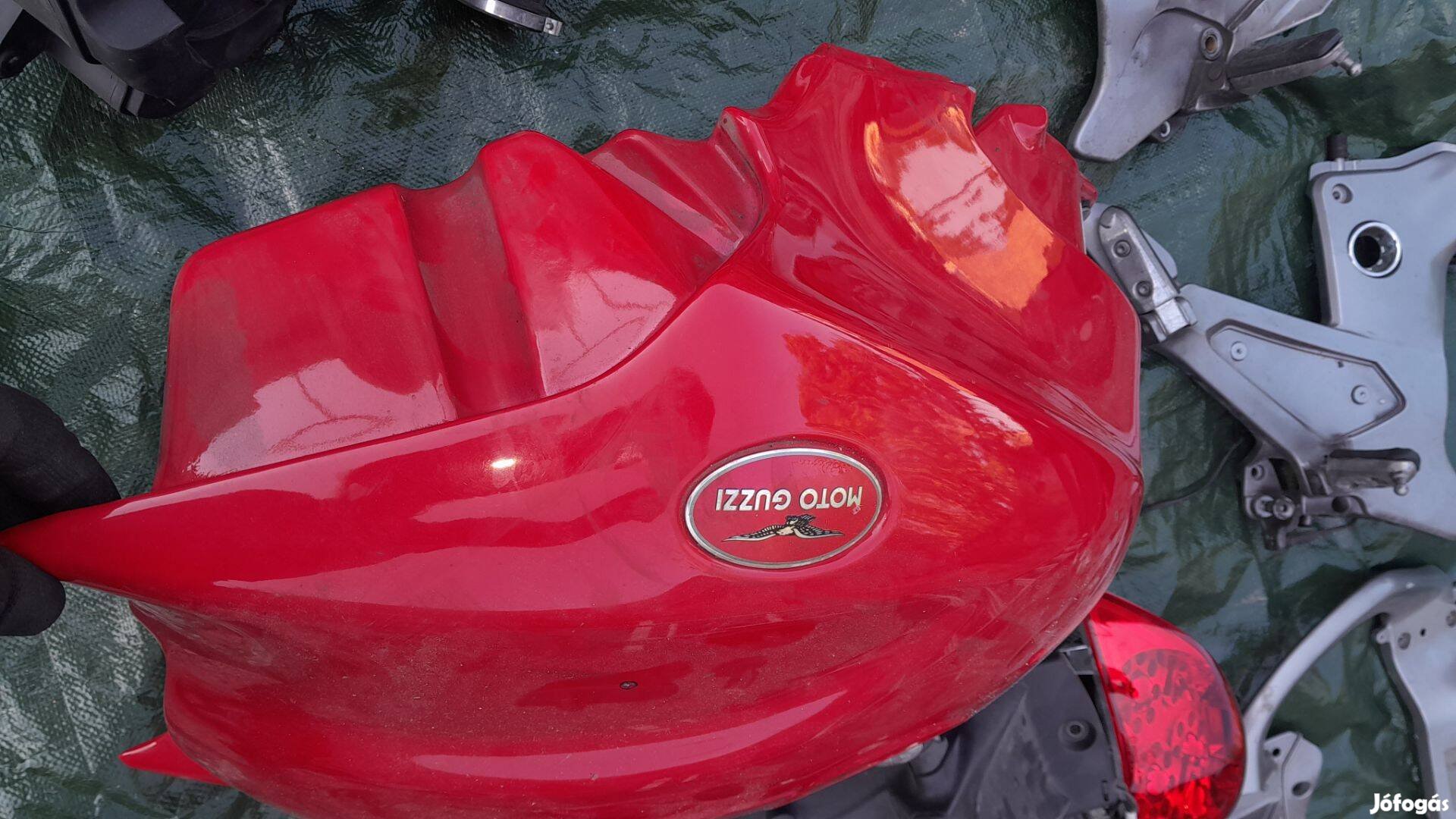 Moto Guzzi Breva 850 i alkatrész , tank