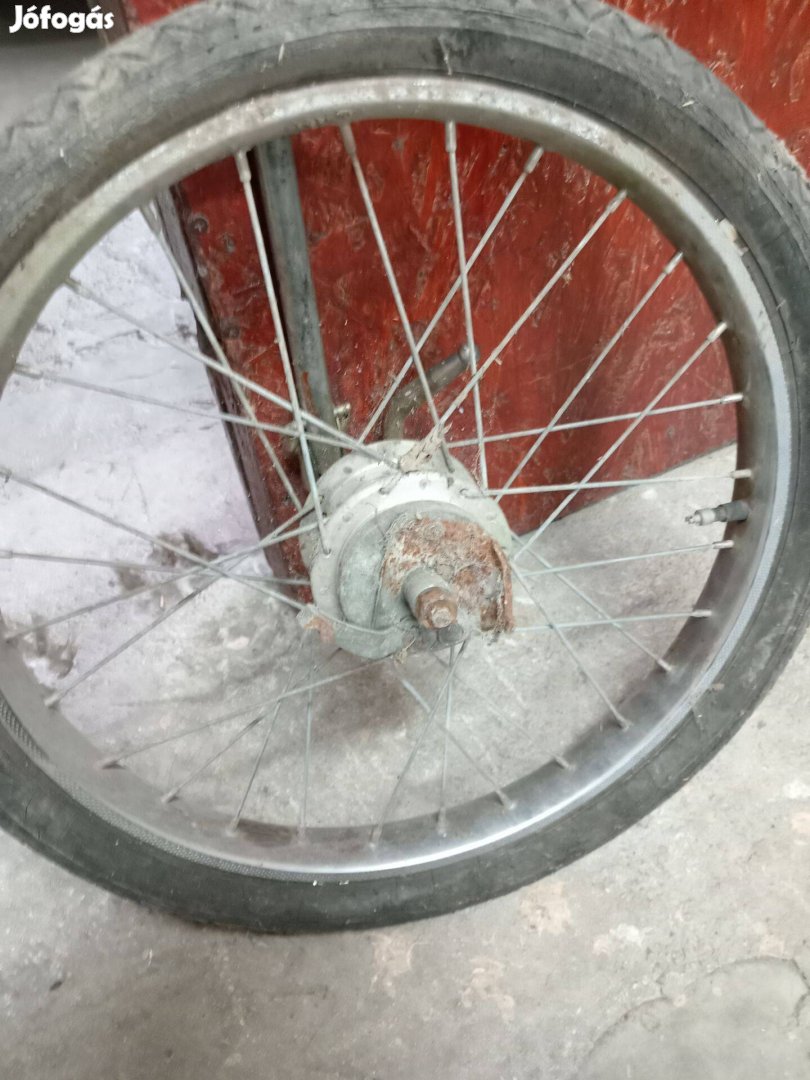 Motobecane (babetta )első kerék jó állapotban eladó