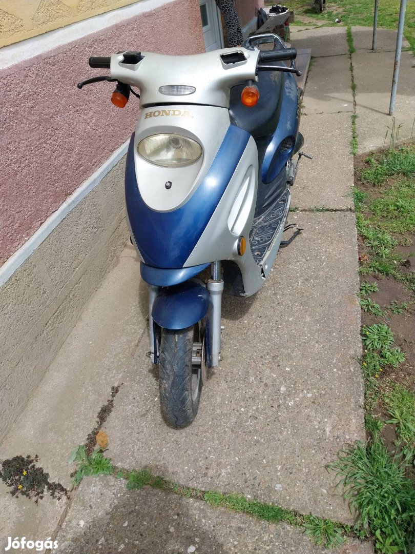 Motor, Robogó eladó 