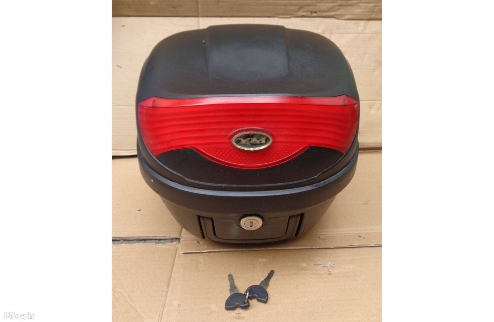 Motor, robogó sisaktartó doboz