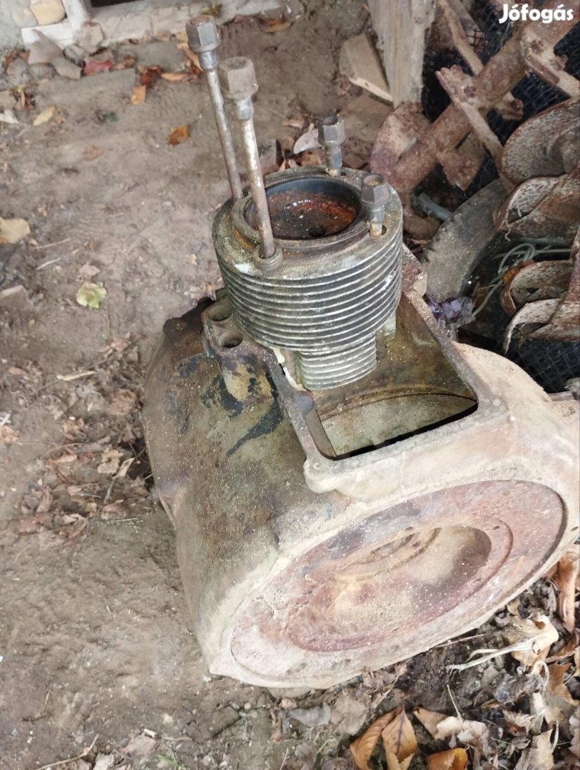 Motor alkatrész 
