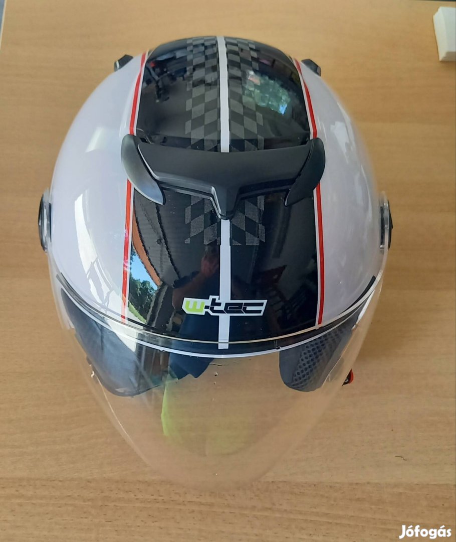 Motor bukósisak.  Szinte új állapotban. 