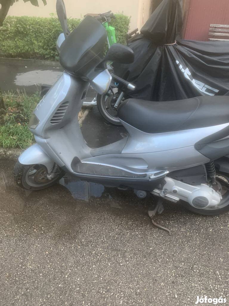 Motor eladó 125cm3
