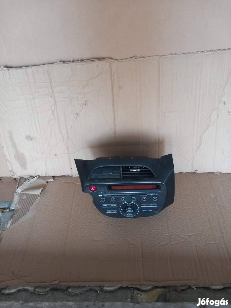 Motorhaztetore szerelhető spoiler