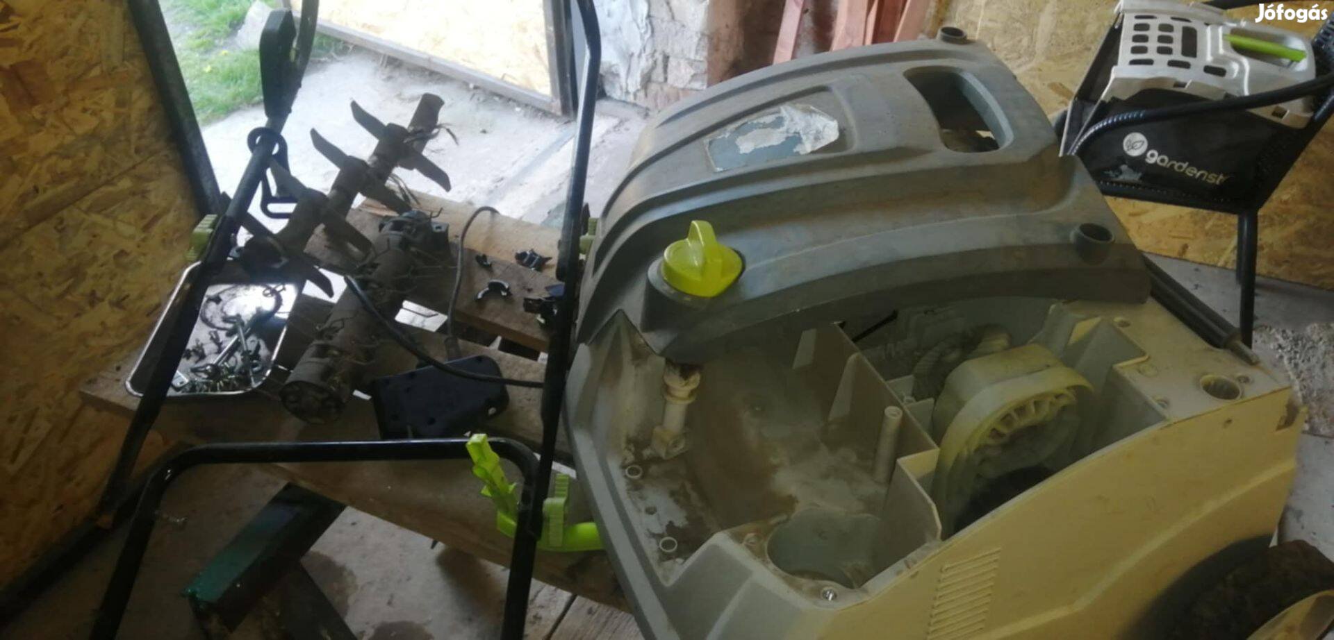 Motorhibás gyepszellőztető