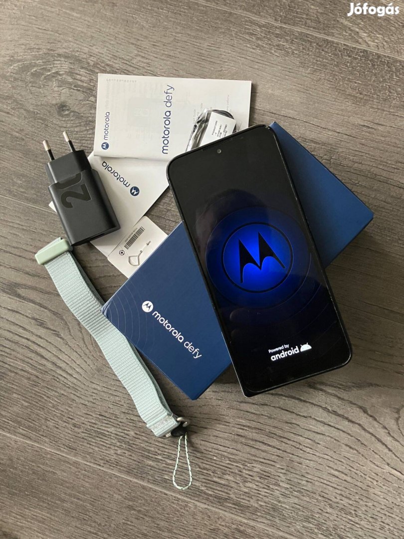 Motorola Defy 2022