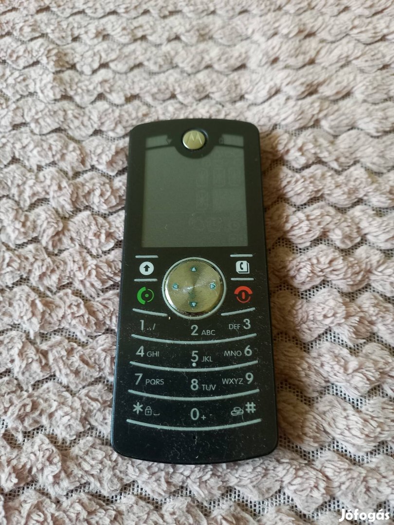 Motorola nyomogombos telefon