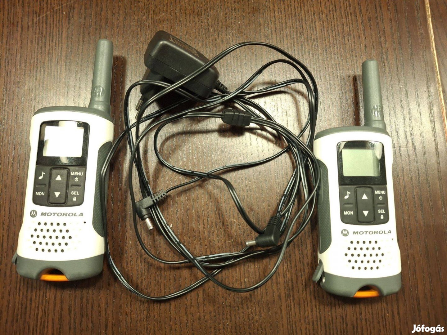 Motorola walkie talkie (rádió adó-vevő)