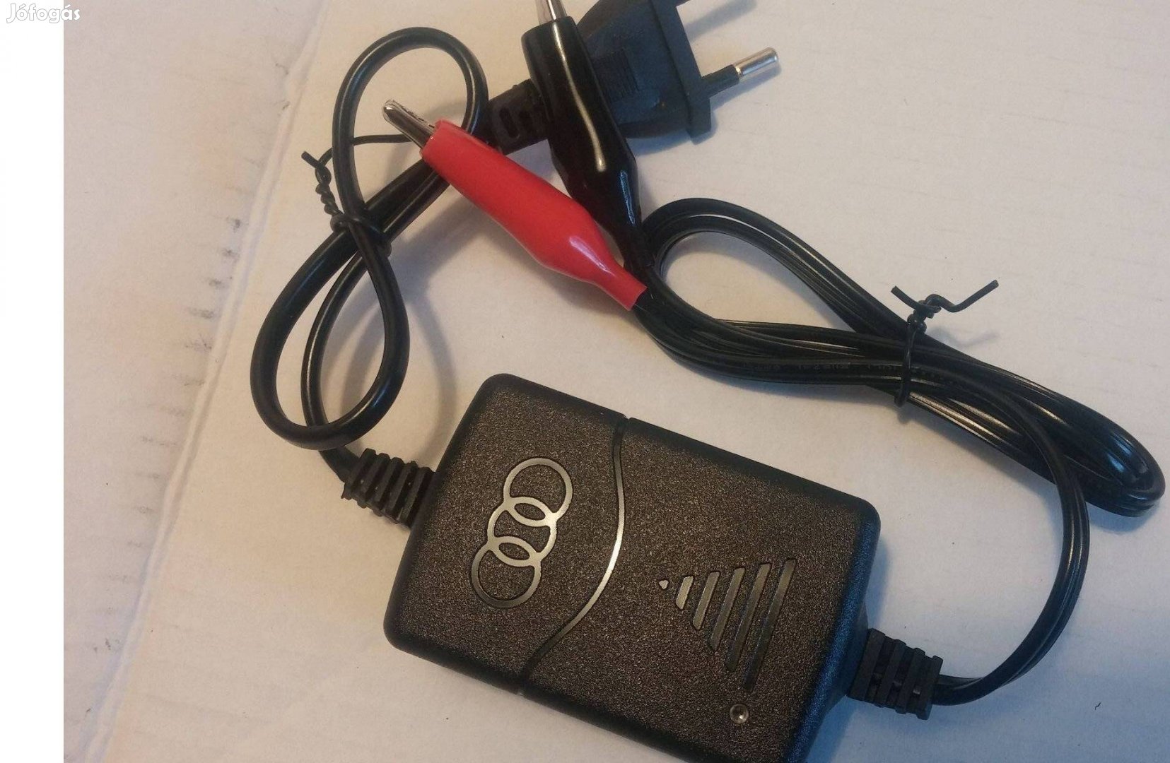 Motoros AGM akku töltő DC 12 Volt AGM akkumulator