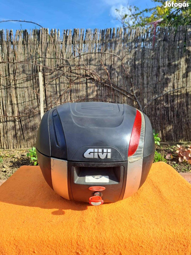 Motoros Givi túradoboz doboz