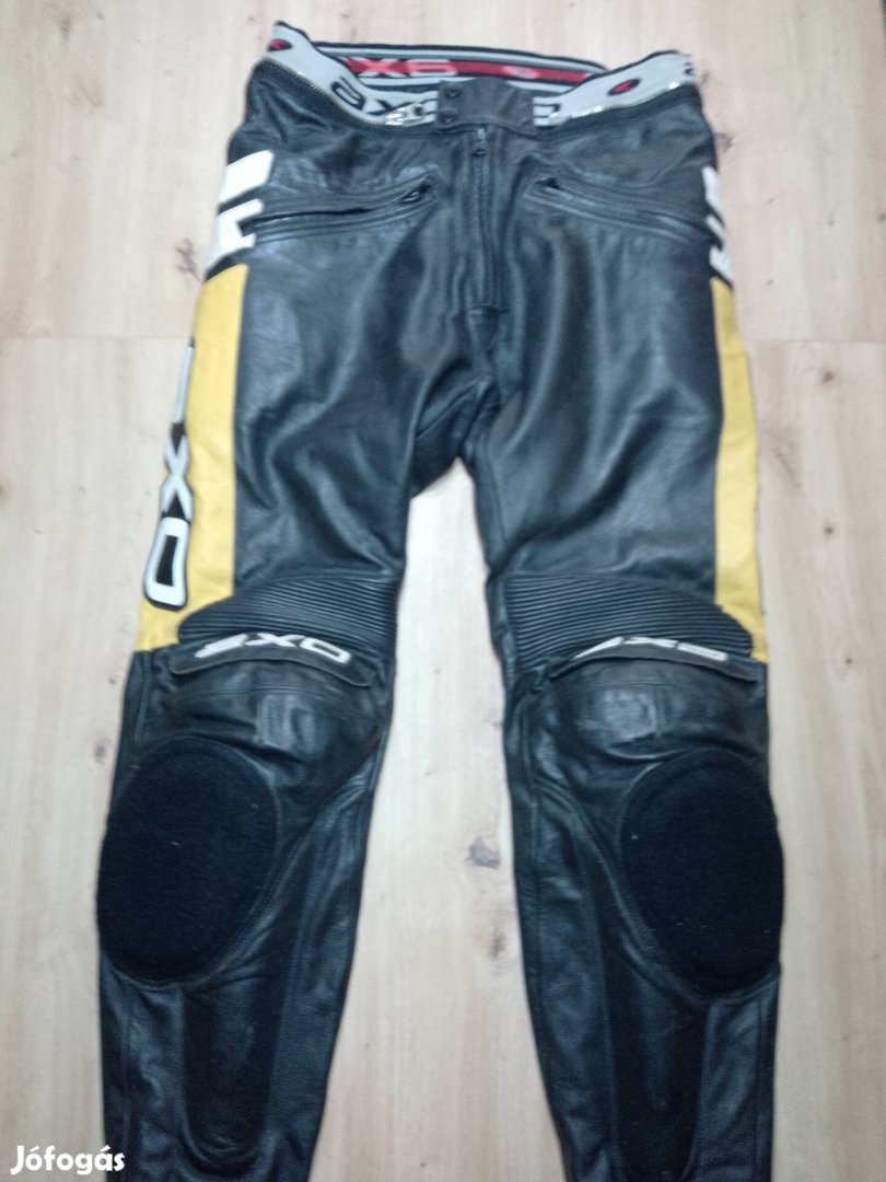 Motoros bőr nadrág eladó.