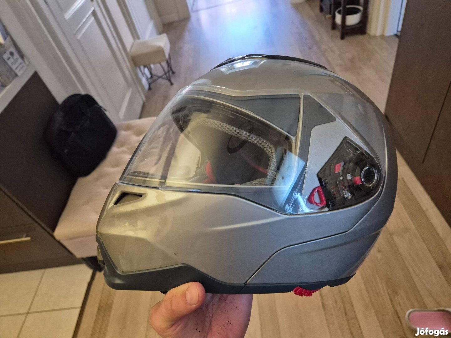 Motoros bukósisak felhajtható állrésszel hibátlan, dobozos M-es méret