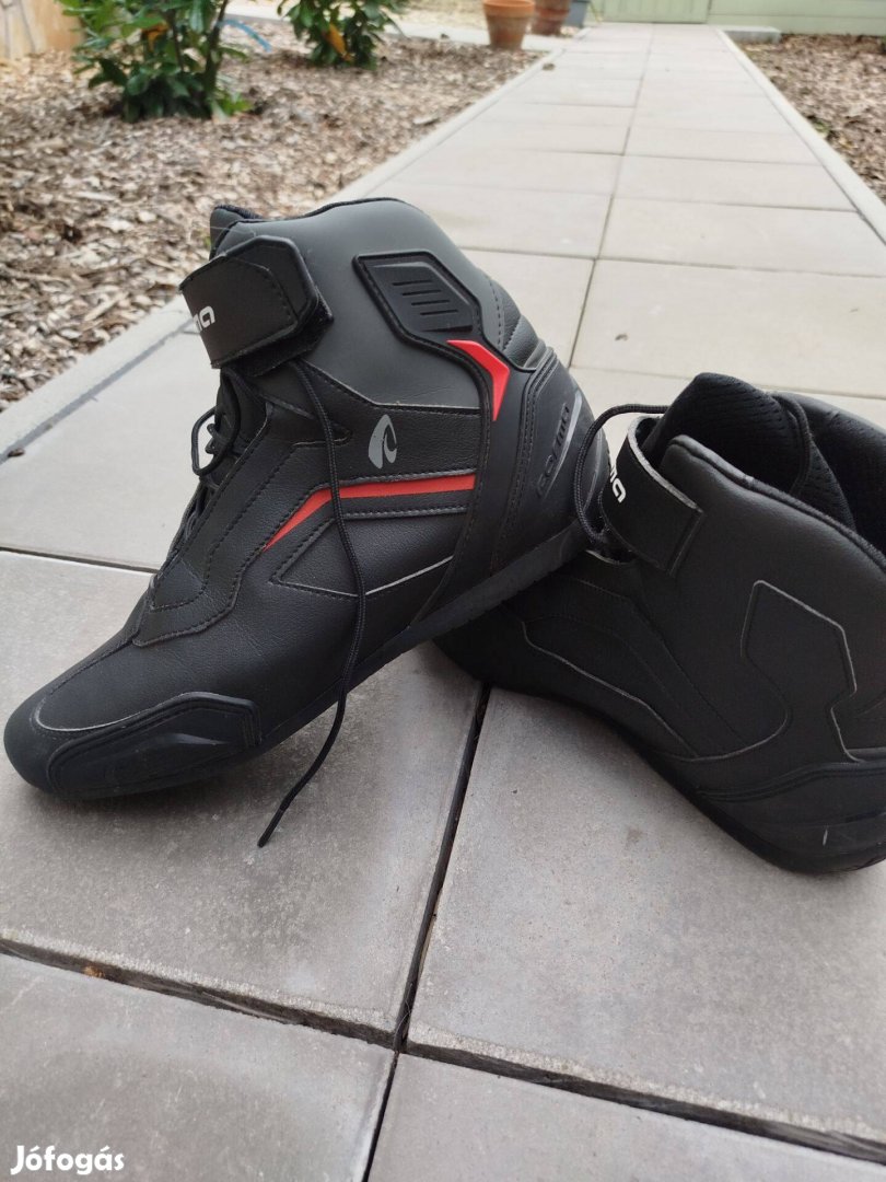 Motoros cipő 43-44
