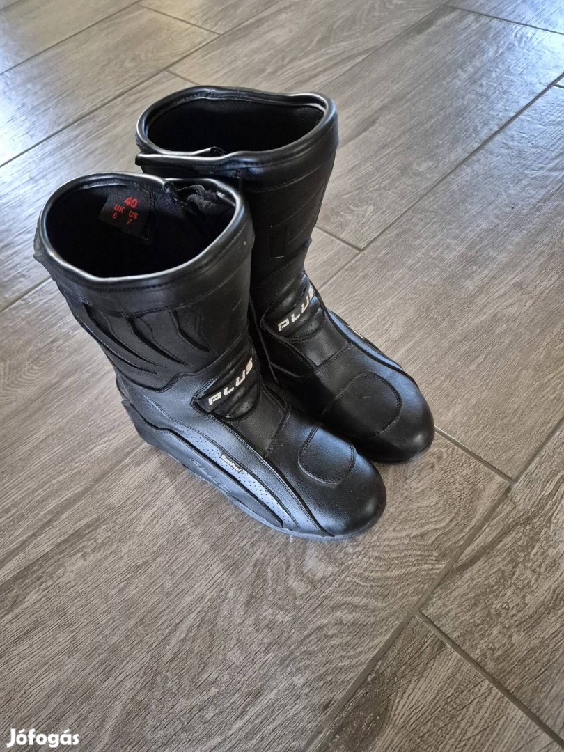Motoros csizma 40-es 