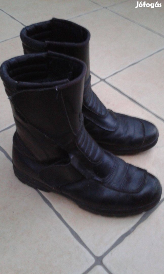 Motoros csizma 41-s eladó
