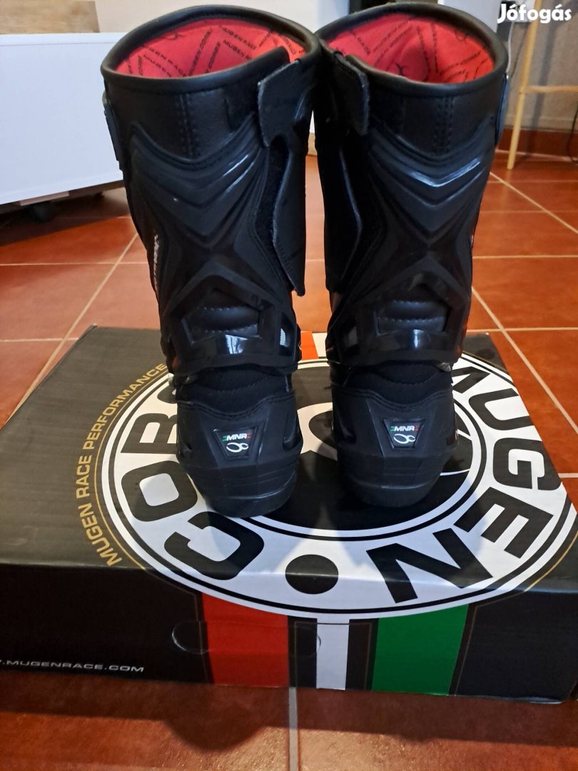 Motoros csizma 
