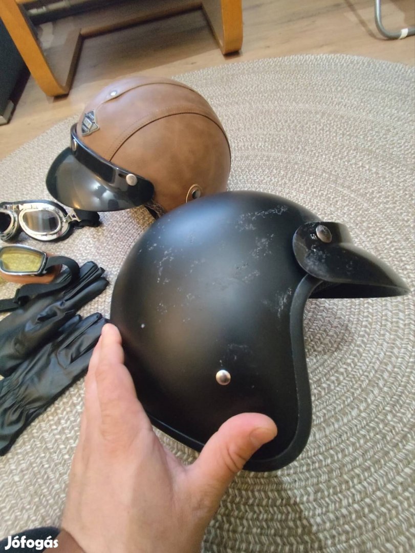 Motoros kabát, sisak