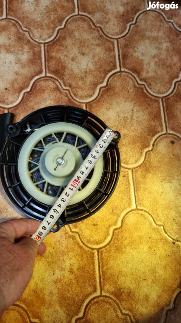 Motoros kerti gépekhez, három pontos berántó 17cm lyuktávval