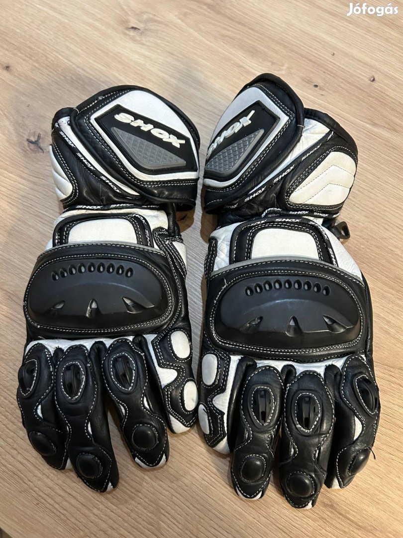 Motoros kesztyű