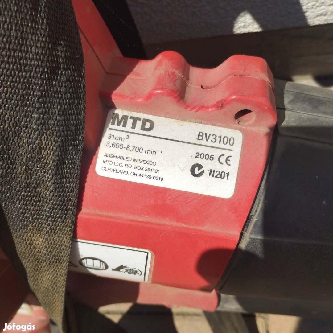 Motoros lomfúvó szívó