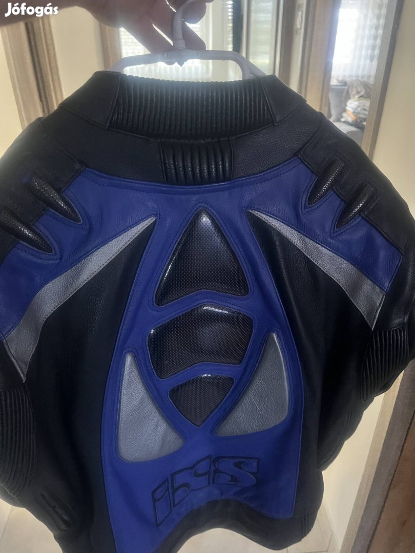 Motoros protektoros bőrkabát