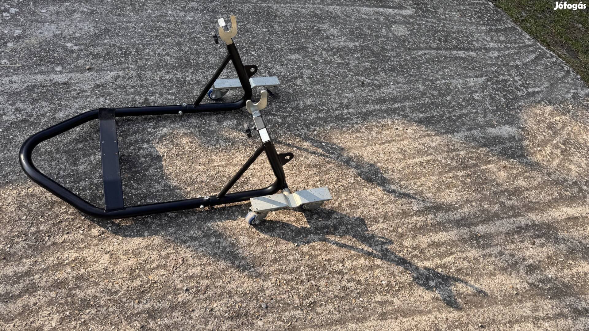 Motortartó állvány