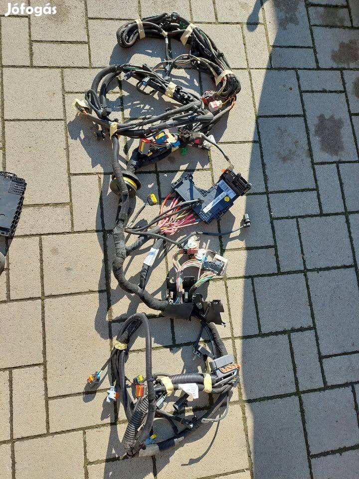 Motortér kábelköteg
