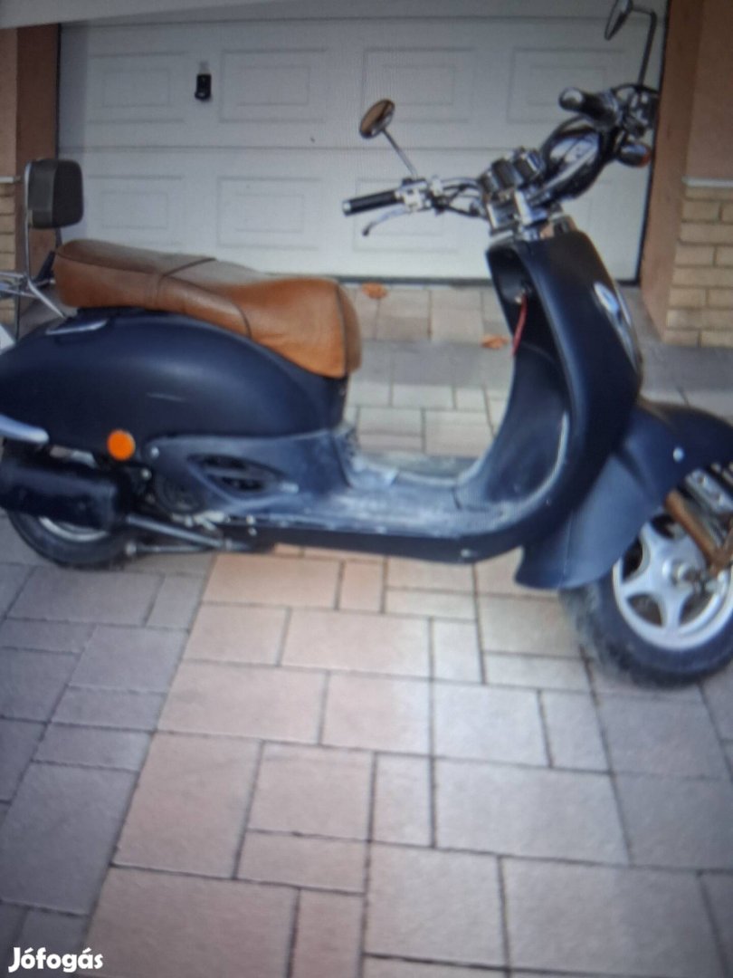 Motovell legatus 50 4t  robogó eladó 