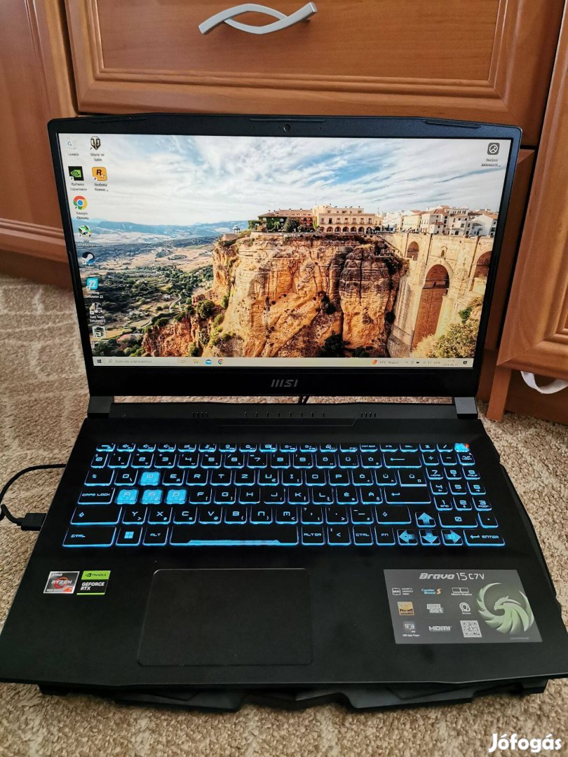 Msi bravo 15 c7v gamerlaptop+hűtő +egér