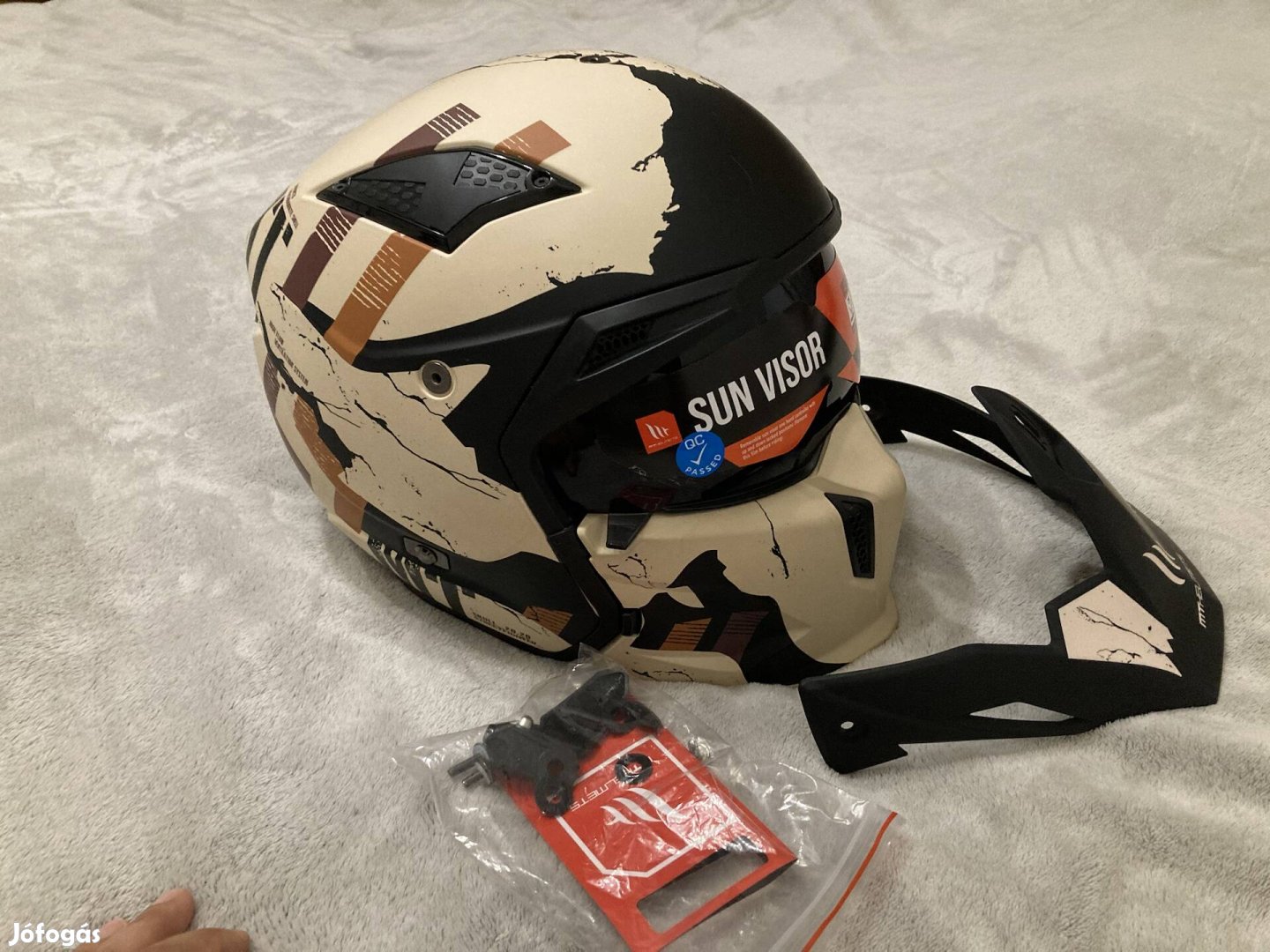 Mt Helmet Streetfighter Sv motoros bukosisak újszerű