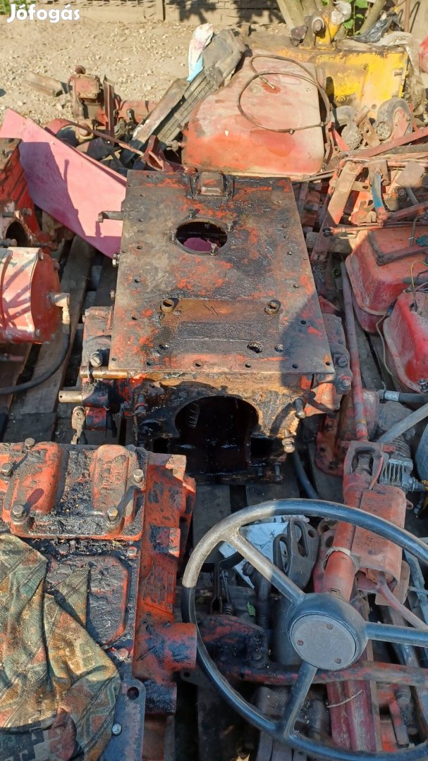 Mtz 50-es és 80-as traktor alkatrész 